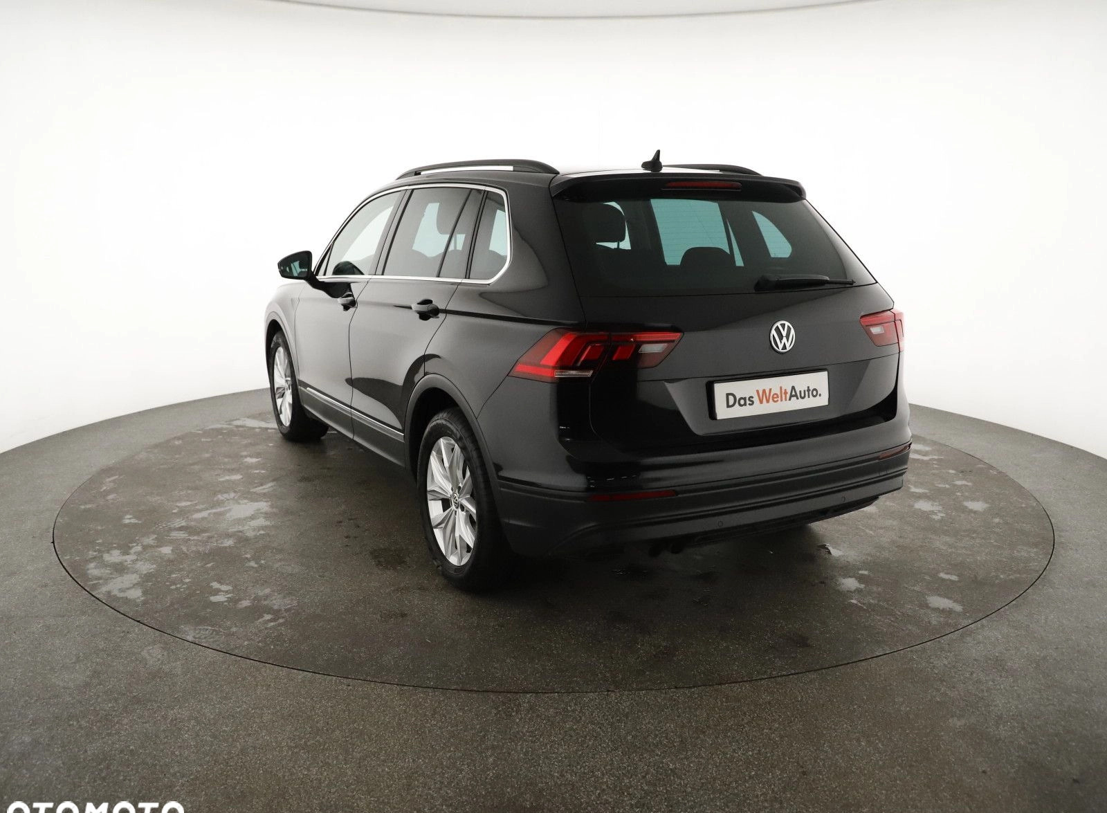 Volkswagen Tiguan cena 90900 przebieg: 144491, rok produkcji 2019 z Poznań małe 466